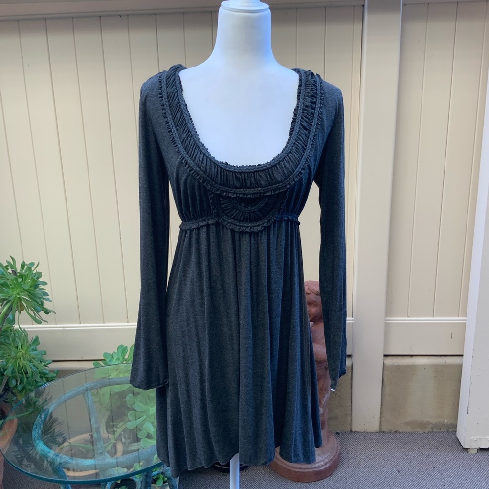 Max Studio Top, Never Worn, Size M, Lots of Flare!